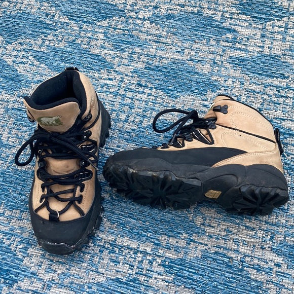 Sorel hiking boots, leather, Sz 6 - Picture 1 of 5